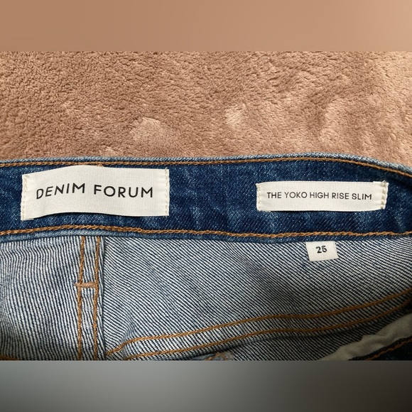 Aritzia Denim Forum Yoko high rise slim - size 25 - Picture 9 of 12